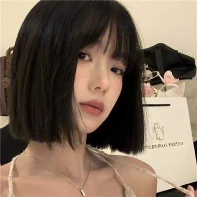 女跳水队员